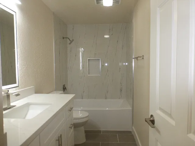 15721 NE 18th St #D2 — Photo 4
