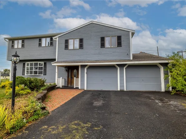 7412 Liffey Ln, Liverpool, NY 13088