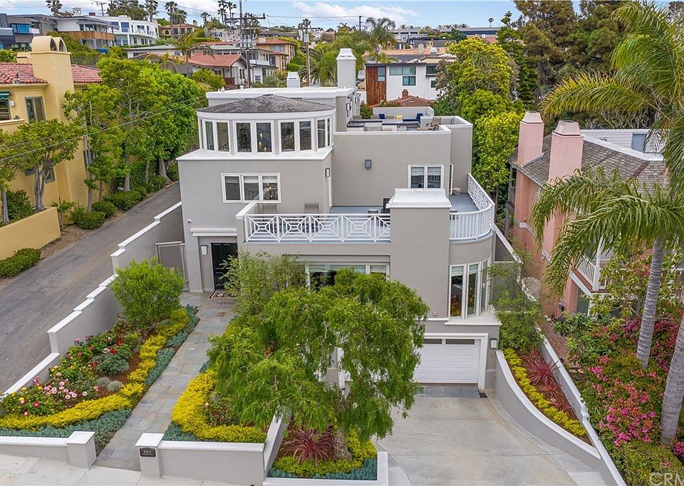 1st image of 200 S Poinsettia Ave