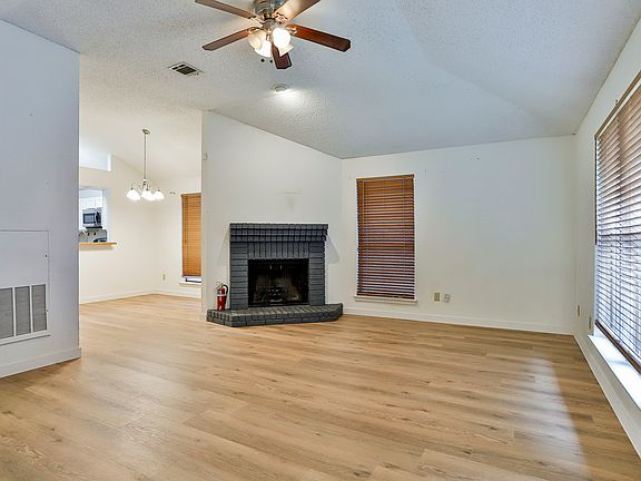 4th image of 1041 Stableway Ln