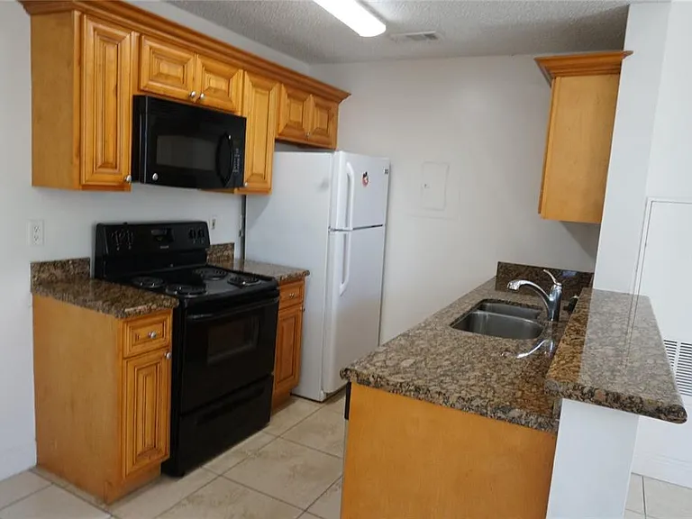 2584 Grassy Point Dr #204 — Photo 3