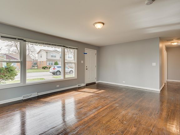 3rd image of 15516 Gouwens Ln