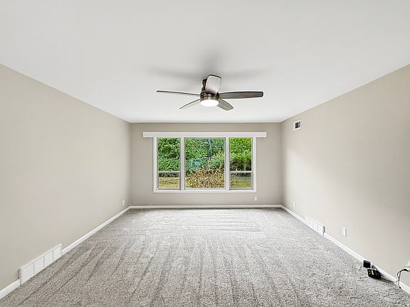 5th image of 634 N 200 W