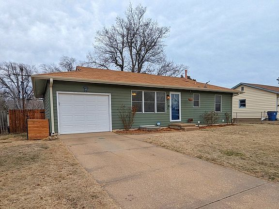2nd image of 1109 Indian Rock Ln