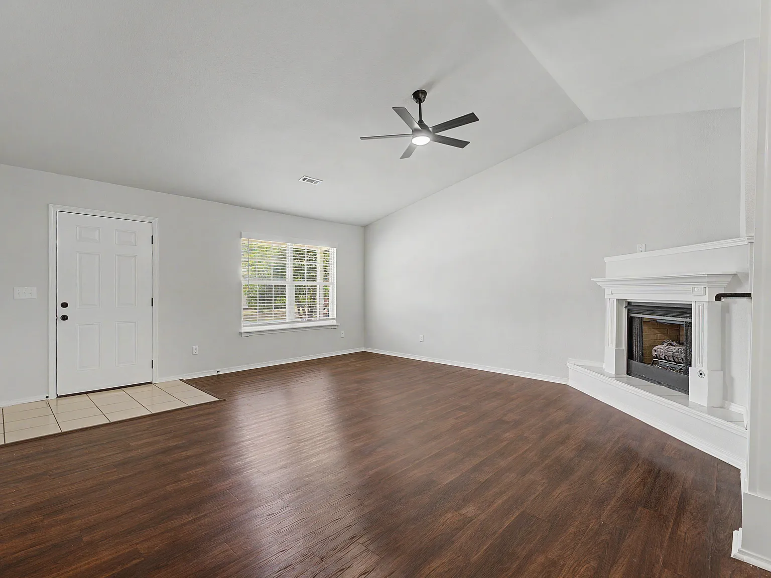 3 bed, 1218 sqft, $1,600 — Photo 4