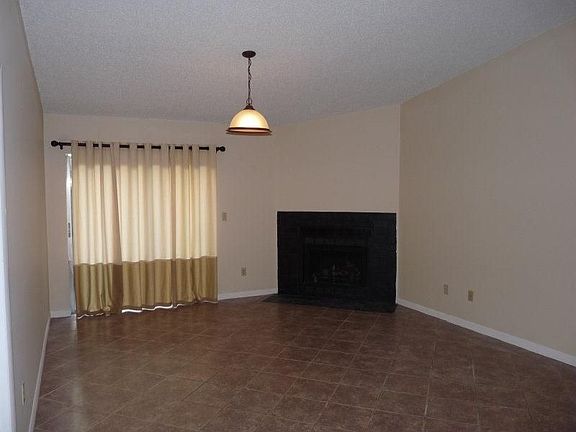 4th image of 2506 Dickson Ave