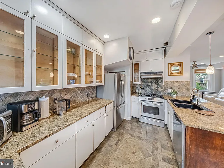 723 Quebec Pl NW — Photo 13
