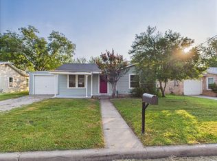 306 W Burbank St, Fredericksburg, TX 78624