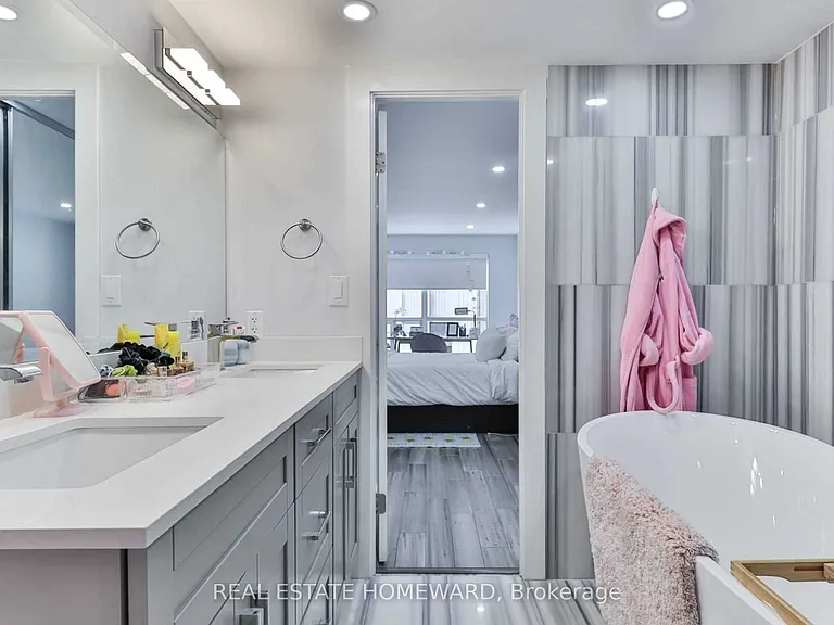7 Carlton St #406 — Photo 24