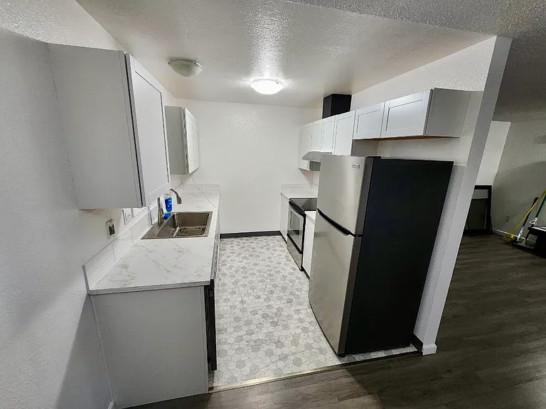 12401 Landmark St #8 — Photo 5
