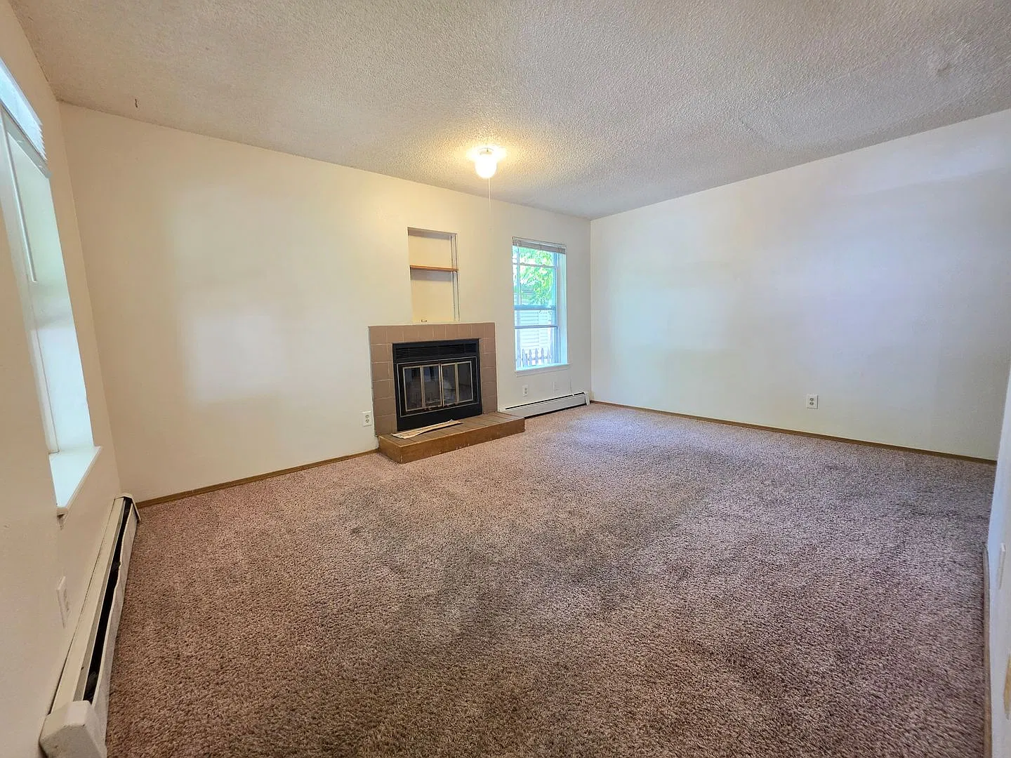 2320 Goss — Photo 3