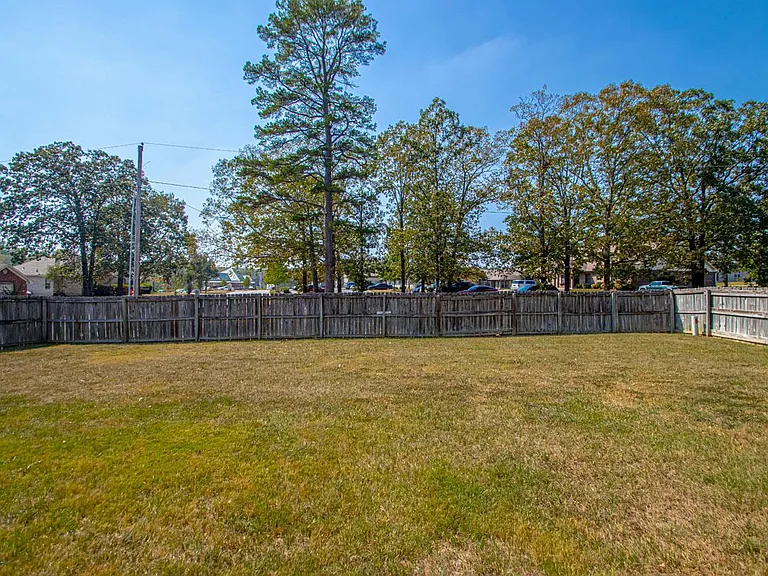 101 Bearskin Dr — Photo 52
