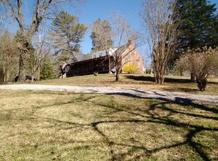 33 W Circle Pl, Norris, TN 37828