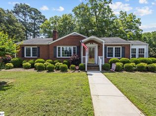 637 Sulphur Springs Rd, Greenville, SC 29617