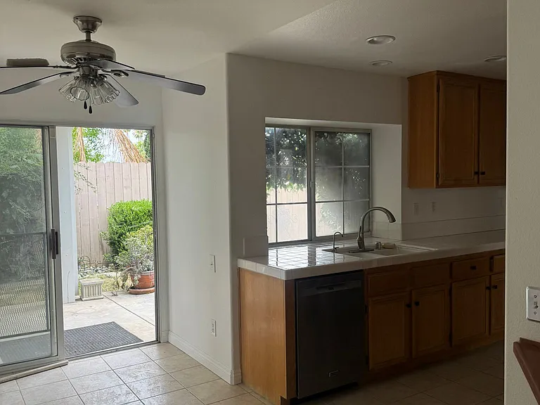 735 Blake Rd — Photo 11