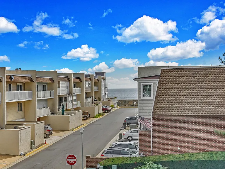 1260 Ocean Ave #B — Photo 36