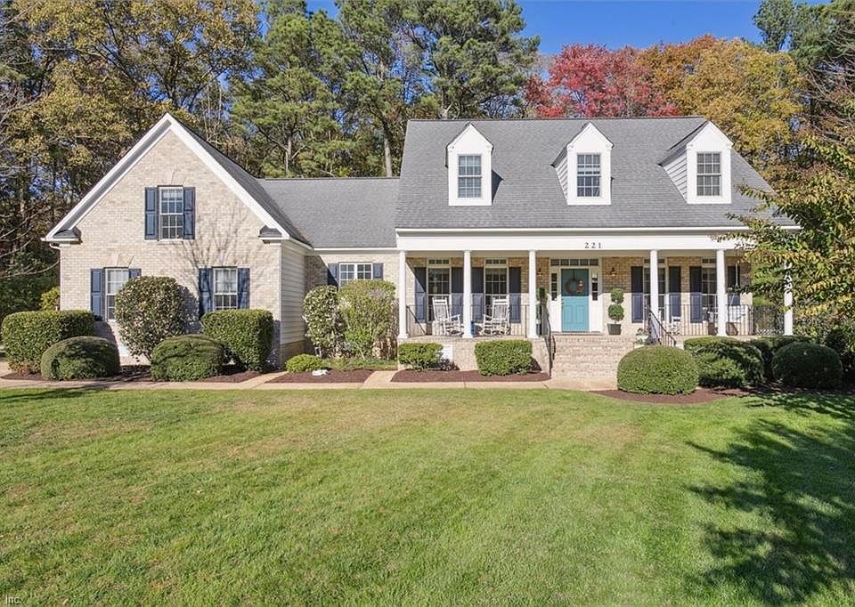1st image of 221 Darden Dr