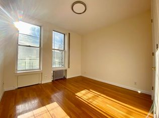 566 Onderdonk Ave APT 2L, Ridgewood, NY 11385