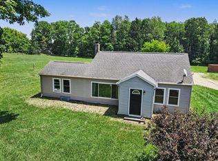 931 10th St, Plainwell, MI 49080