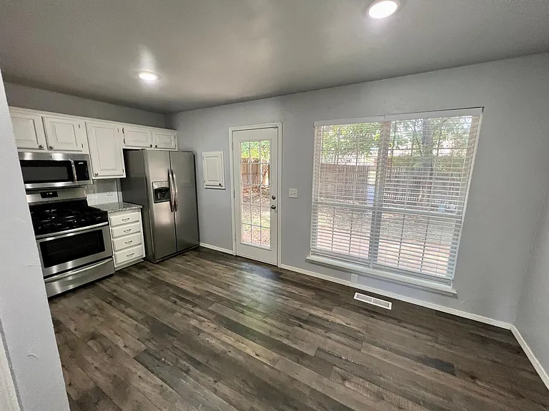 909 NW 172nd St — Photo 32