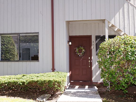 2nd image of 323 N Greeley Ave