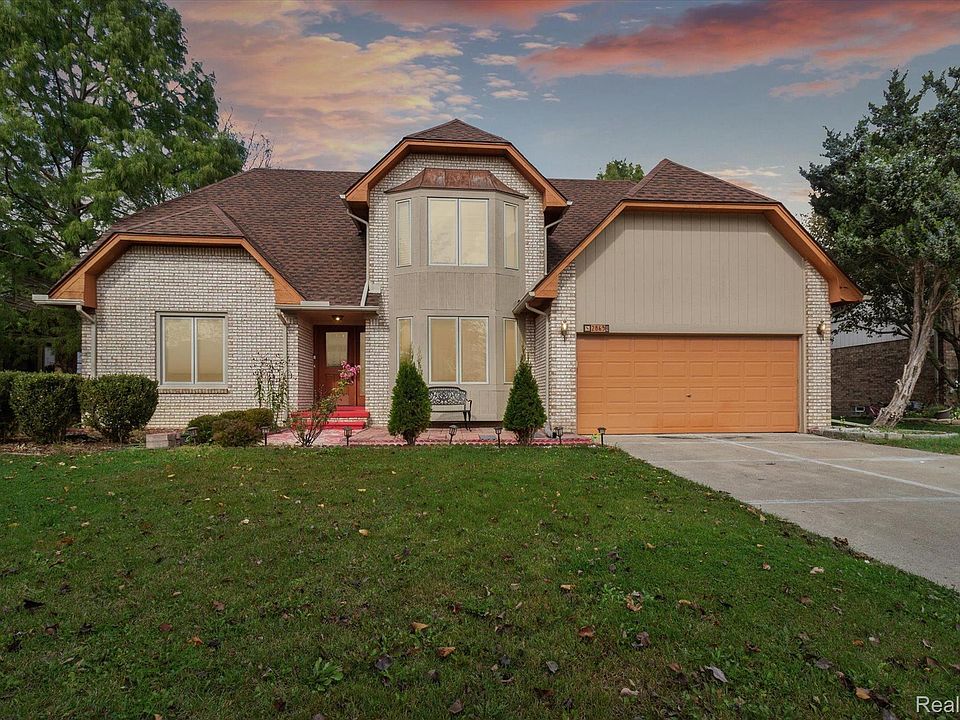 1st image of 2865 Woodford Dr
