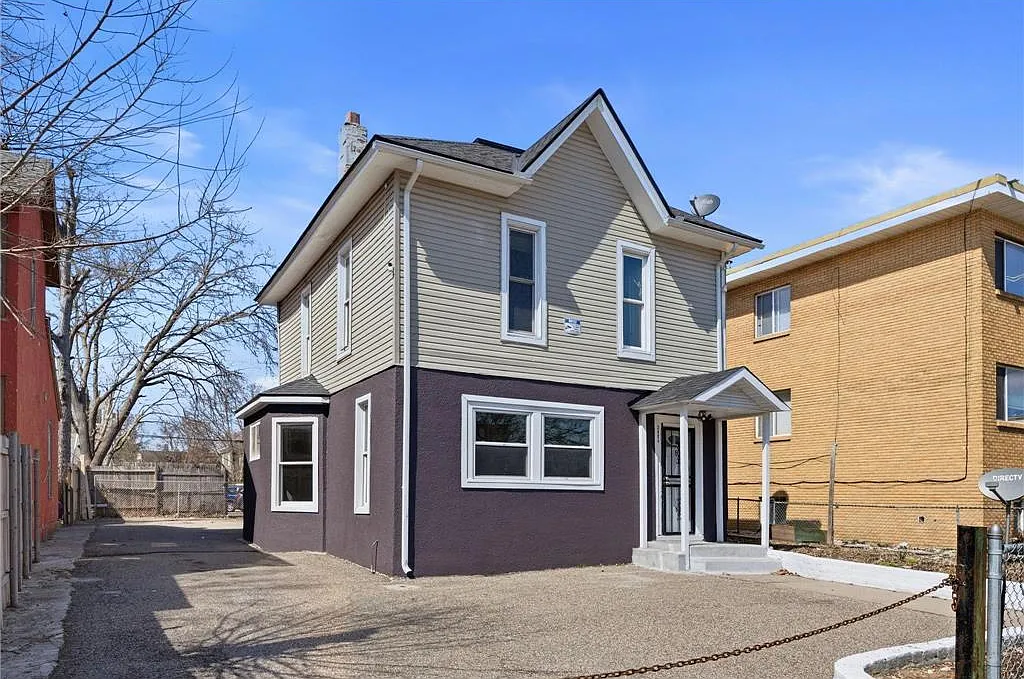 3 bed, 1474 sqft, $2,488 — Photo 1