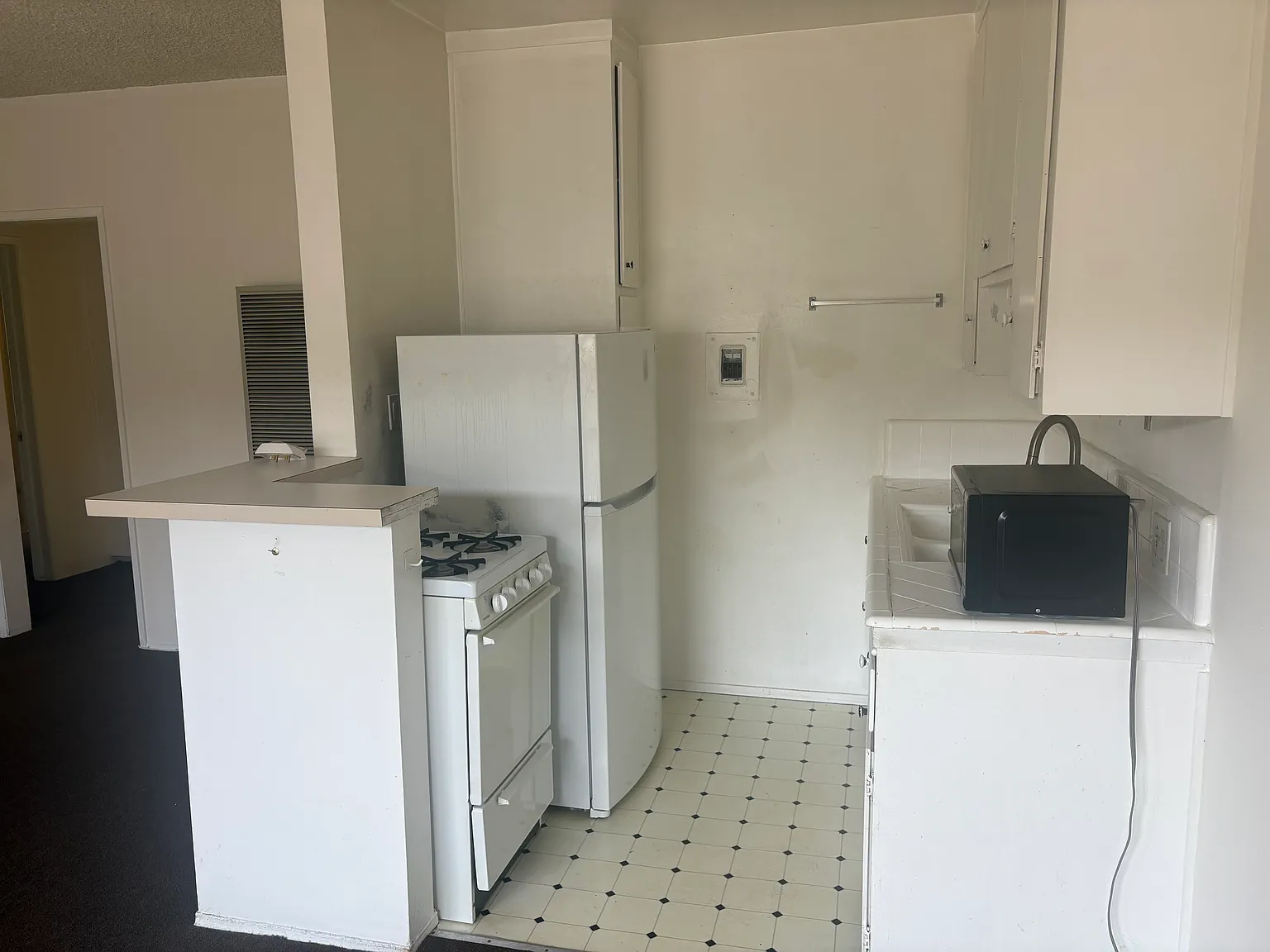 2 bed, 1035 sqft, $2,495 — Photo 4