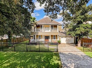 1040 Dunbar St, Houston, TX 77009