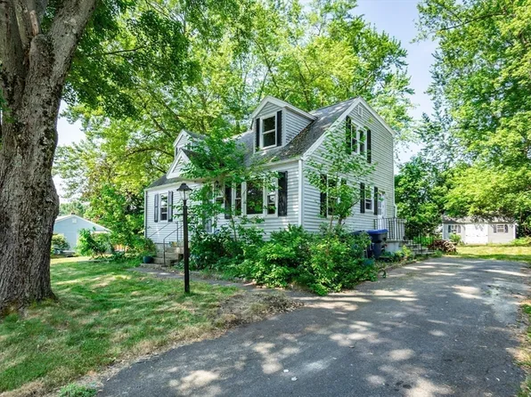 10 Ponderosa Ave, Methuen, MA 01844