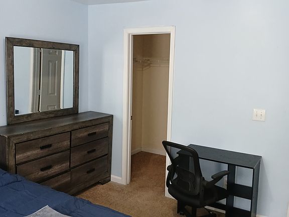 3rd image of 614 Providence Pl SW
