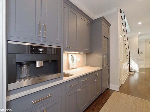 4th image of 4138 N Paulina St
