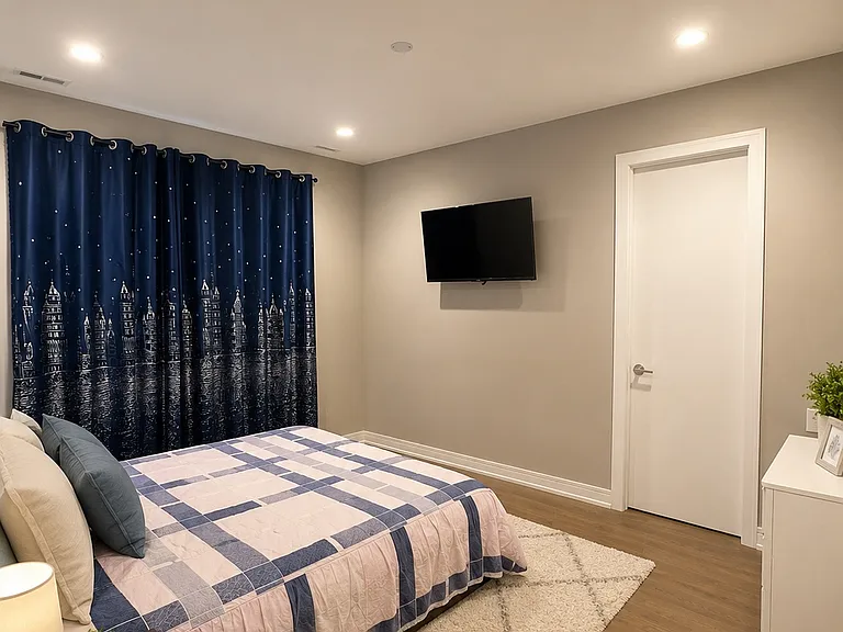 715 S May St #2S — Photo 4