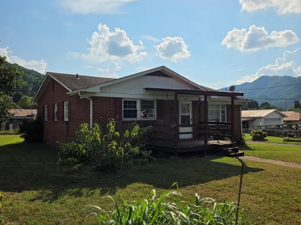 122 Dennis Cove Rd, Hampton, TN 37658