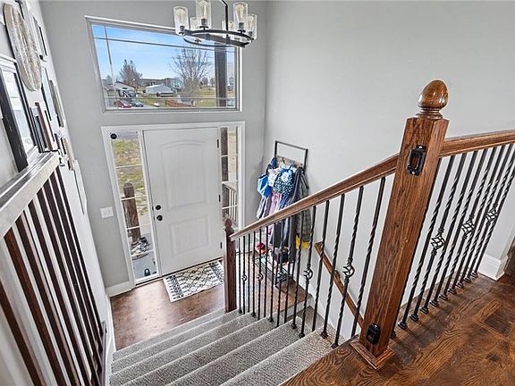 4th image of 16699 Dana Ln