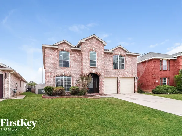 9812 Westmere Ln, Fort Worth, TX 76108