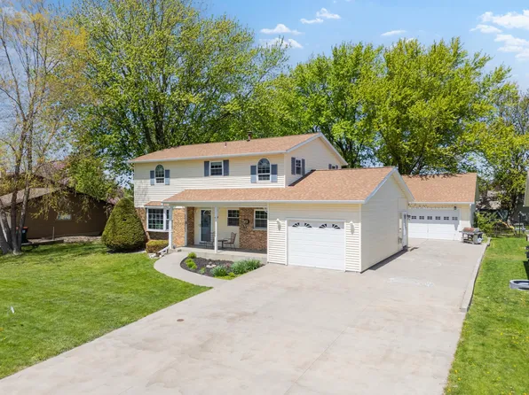 319 7th St SW, Eyota, MN 55934