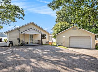 12118 N Sherman Lake Dr, Augusta, MI 49012