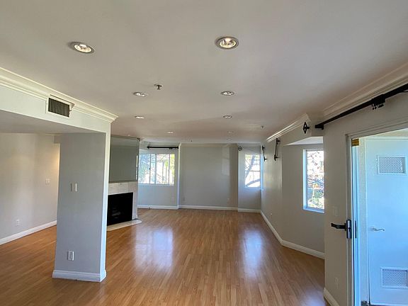 4th image of 1238 E Wilson Ave APT 201