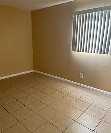 5th image of 7243 Milton Ave #4