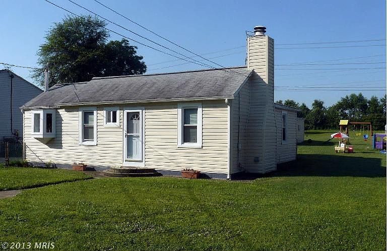 1st image of 1025 Shoreland Dr