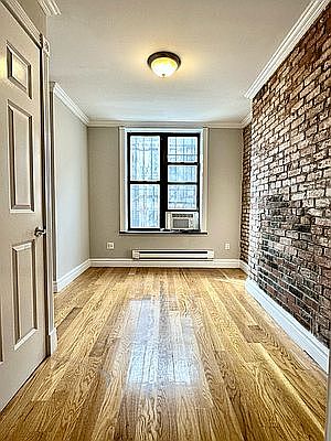 2nd image of 529 E 6th St #1B4B