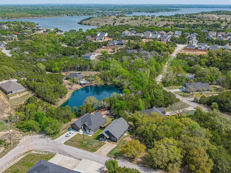 2604 Santiago Dr — Photo 18