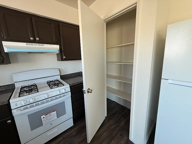 455 Ash St — Photo 19