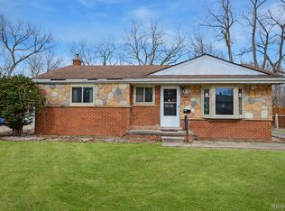 22964 N Brookside Dr, Dearborn Heights, MI