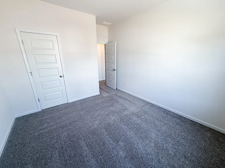 1013 Stiles Ct — Photo 10
