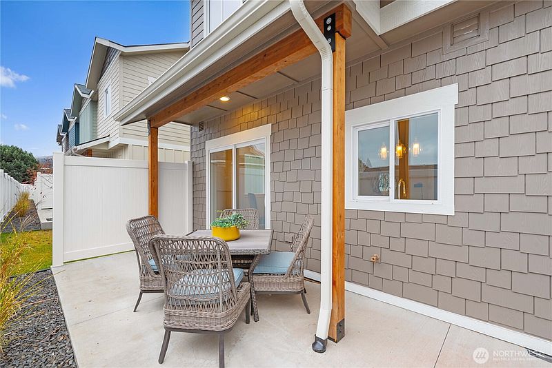 4th image of 1030 Finch Lane #C4
