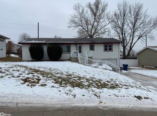 2105 Ridgeway Dr, Denison, IA 51442