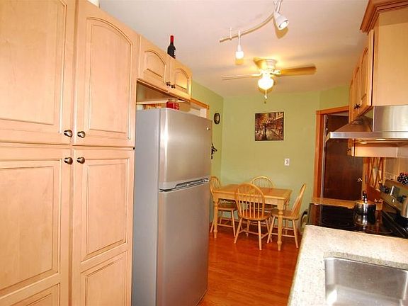 3rd image of 319 No 8 Ave