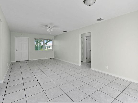 5th image of 836 Evergreen Dr